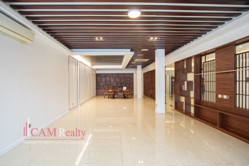 11 Bedroom Villa With Private Pool For Rent in BKK1
