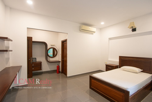 11 Bedroom Villa With Private Pool For Rent in BKK1