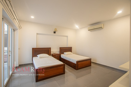 11 Bedroom Villa With Private Pool For Rent in BKK1