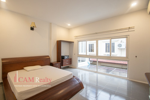 11 Bedroom Villa With Private Pool For Rent in BKK1