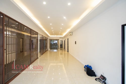 11 Bedroom Villa With Private Pool For Rent in BKK1