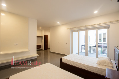 11 Bedroom Villa With Private Pool For Rent in BKK1