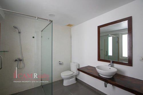 11 Bedroom Villa With Private Pool For Rent in BKK1