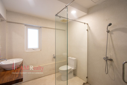 11 Bedroom Villa With Private Pool For Rent in BKK1