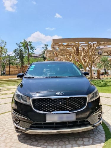 2017 Kia Carnival Diesel - 11 seats - full options