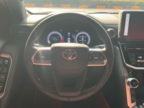 2025 LAND CRUISER VX.R TWIN TURBO Full Options អារ៉ាប់