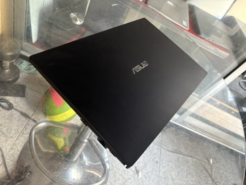 ASUS Expertbook/Core i7/ram16/SSD512/15.6inch MX250 2G fore design