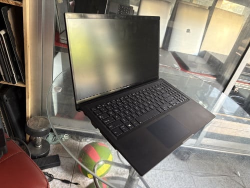 ASUS Expertbook/Core i7/ram16/SSD512/15.6inch MX250 2G fore design