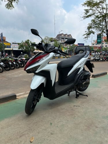 Honda Click 020y ម៉ូតូស្អាត សន្នុំ រំលស់សុទ្ធ100%