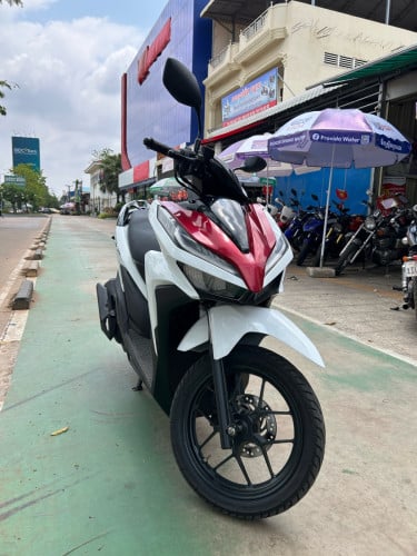 Honda Click 020y ម៉ូតូស្អាត សន្នុំ រំលស់សុទ្ធ100%