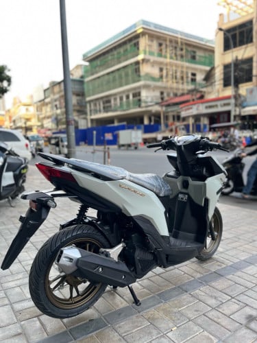 Honda Vario ថ្មីក្រដាស់ពន្ធ