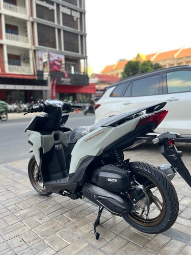 Honda Vario ថ្មីក្រដាស់ពន្ធ