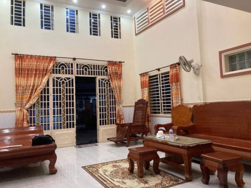 House 11room 2500$
