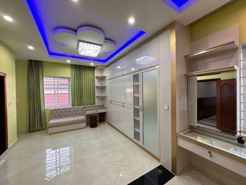 House 5room 2500$