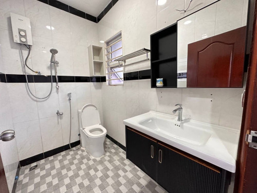 House 5room 2500$