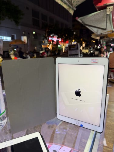 iPad 5th 32G Sim + Wifi 99%