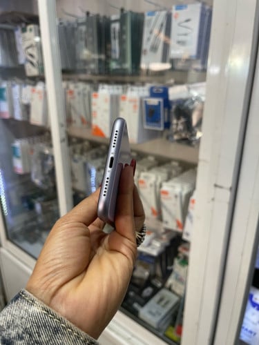 iPhone 11 64GB /JAថ្ម78%តួរស្អាតសុីនសានុំ(ធានា1ខែលើមឮាសុីន)