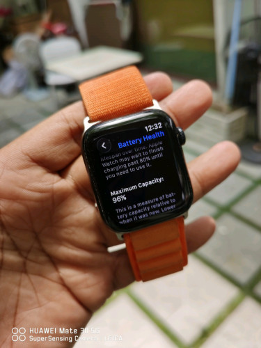 iwatch SE2 44MM conditions 97%