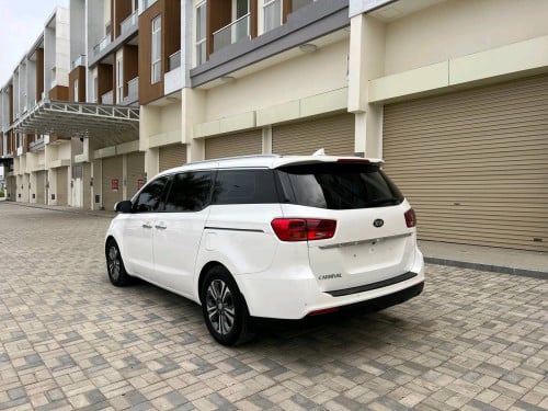 KIA CARNIVAL 019 ម៉ាស៊ូតឡានថ្មីក្រដាសពន្ធថ្មី មានលុយ10000$ដកឡានបានភ្លាមអត់សិក្សា