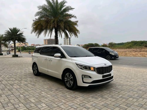 KIA CARNIVAL 019 ម៉ាស៊ូតឡានថ្មីក្រដាសពន្ធថ្មី មានលុយ10000$ដកឡានបានភ្លាមអត់សិក្សា
