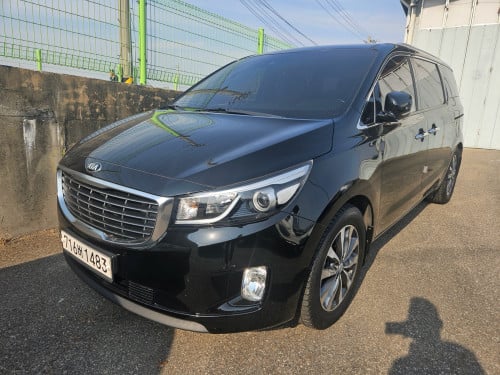 Kia carnival full option
