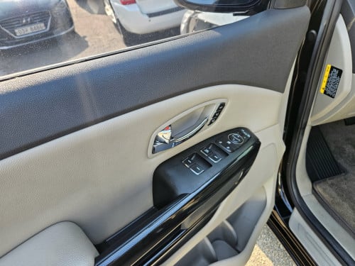 Kia carnival full option