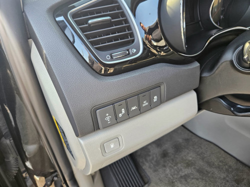 Kia carnival full option