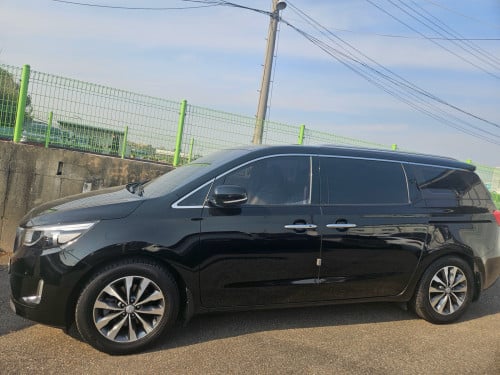 Kia carnival full option