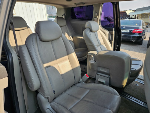 Kia carnival full option