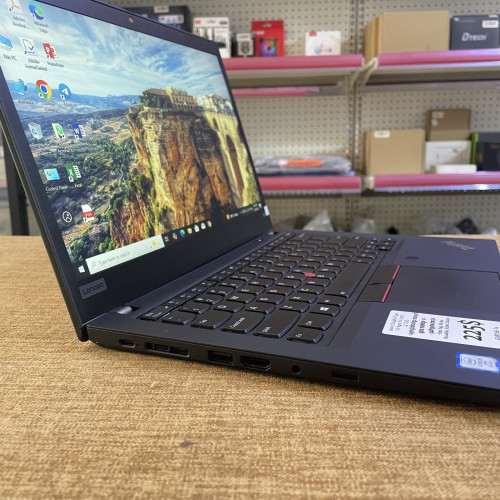 Lenovo ThinkPad T490