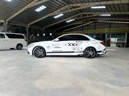 Mercedes C 300 2015 AMG សុីន Up C63 គ្រាន់តែគ្រឿងលេង 2000ជាង