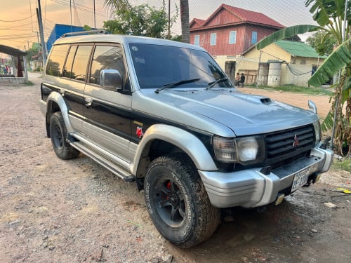 Pajero 96 ឡានស្អាតអត់បុក​