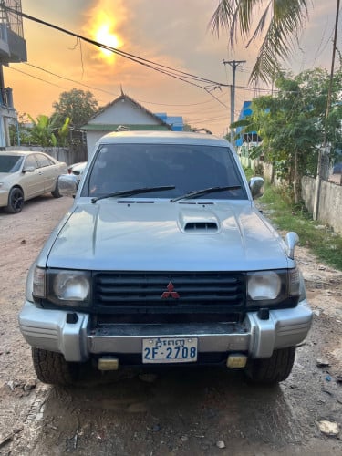 Pajero 96 ឡានស្អាតអត់បុក​