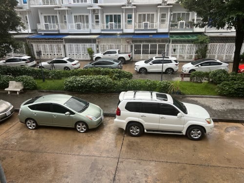 Prius 2006 Half Full លក់សម្រាប់អ្នកជិះផ្ទាល់ ( 2AQ-XXXX )