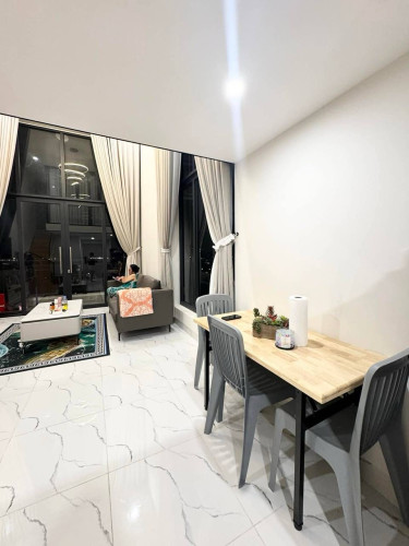 Resale Condo L 271 ( Loft)