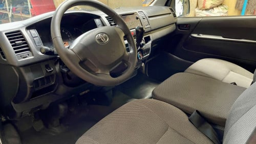 Toyota Hiace 2018 Original company car Urgent sale!!!