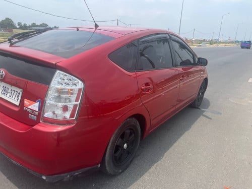 Toyota Prius 08 ពណ៍ក្រហម ឡានស្អាត អត់មានបុកប៉ះ ច្រេះកាត់តស្ងោរដូរពណ៍ទេលក់
