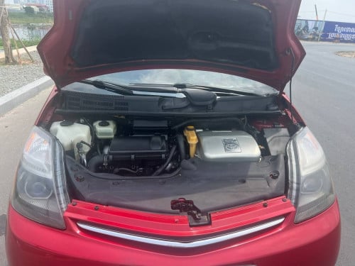 Toyota Prius 08 ពណ៍ក្រហម ឡានស្អាត អត់មានបុកប៉ះ ច្រេះកាត់តស្ងោរដូរពណ៍ទេលក់