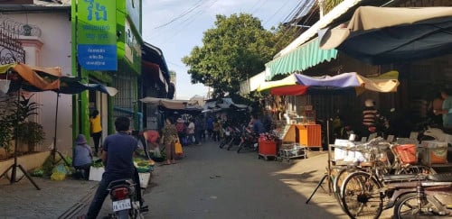 ផ្ទះលក់បន្ទាន់ ក្នុងផ្សារស្ទឹងមានជ័យ