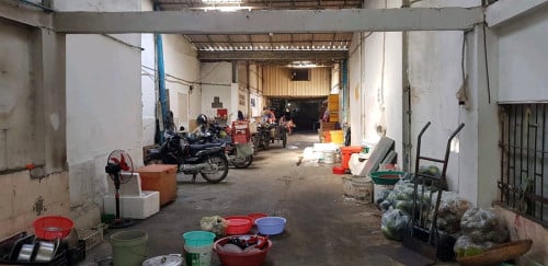 ផ្ទះលក់បន្ទាន់ ក្នុងផ្សារស្ទឹងមានជ័យ