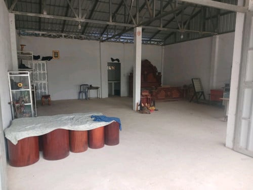 ឃ្លាំងជួលឬលក់(ប្លង់រឹង)