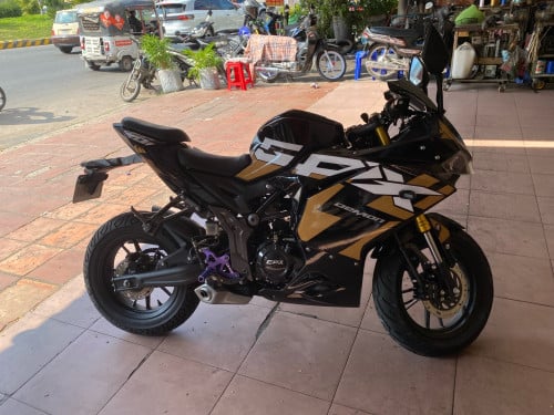 ម៉ូតូលក់