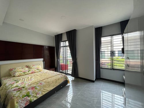 ផ្ទះប្រញាប់លុយ