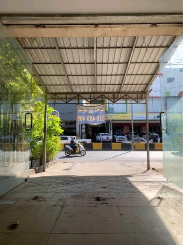 ផ្ទះលក់ឬជួលលើផ្លូវទំនប់ក្បែរអង់តែនទួលគោក