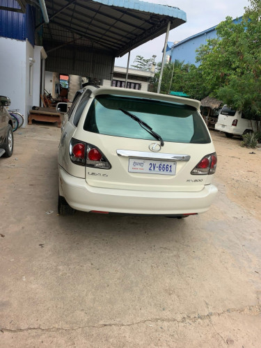 ឡានស្អាតលក់ប្រញាប់លុយ