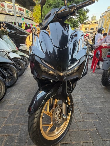 ម៉ូតូស្អាត