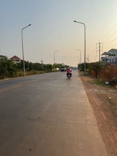 ដីលក់នៅជាប់ផ្លូវរវ៉ាតក្រុងទី1 ក្នុងសង្កាត់សាលាកំរើក ក្រុងសៀមរាប តម្លៃក្រោមទីផ្សារ