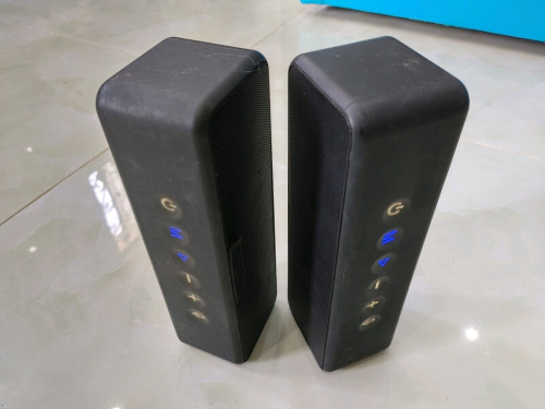 ស្ពីខើរ 2 តម្លៃ 9 ដុល្លារ (Baseus V1 Bluetooth Speaker) 2 Speakers