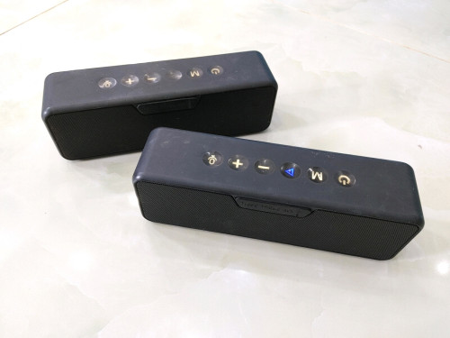 ស្ពីខើរ 2 តម្លៃ 9 ដុល្លារ (Baseus V1 Bluetooth Speaker) 2 Speakers