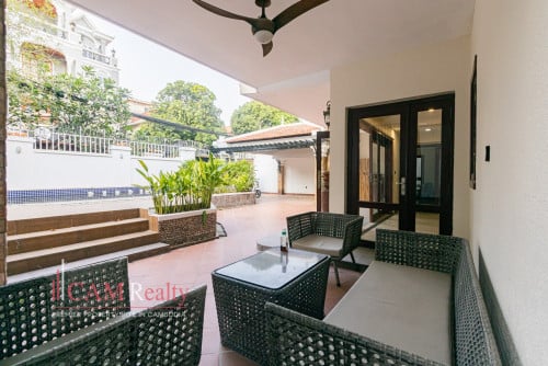 【日本語も対応可能】BKK1 area | Modern style 15 bedrooms villa for rent | Swimming Pool